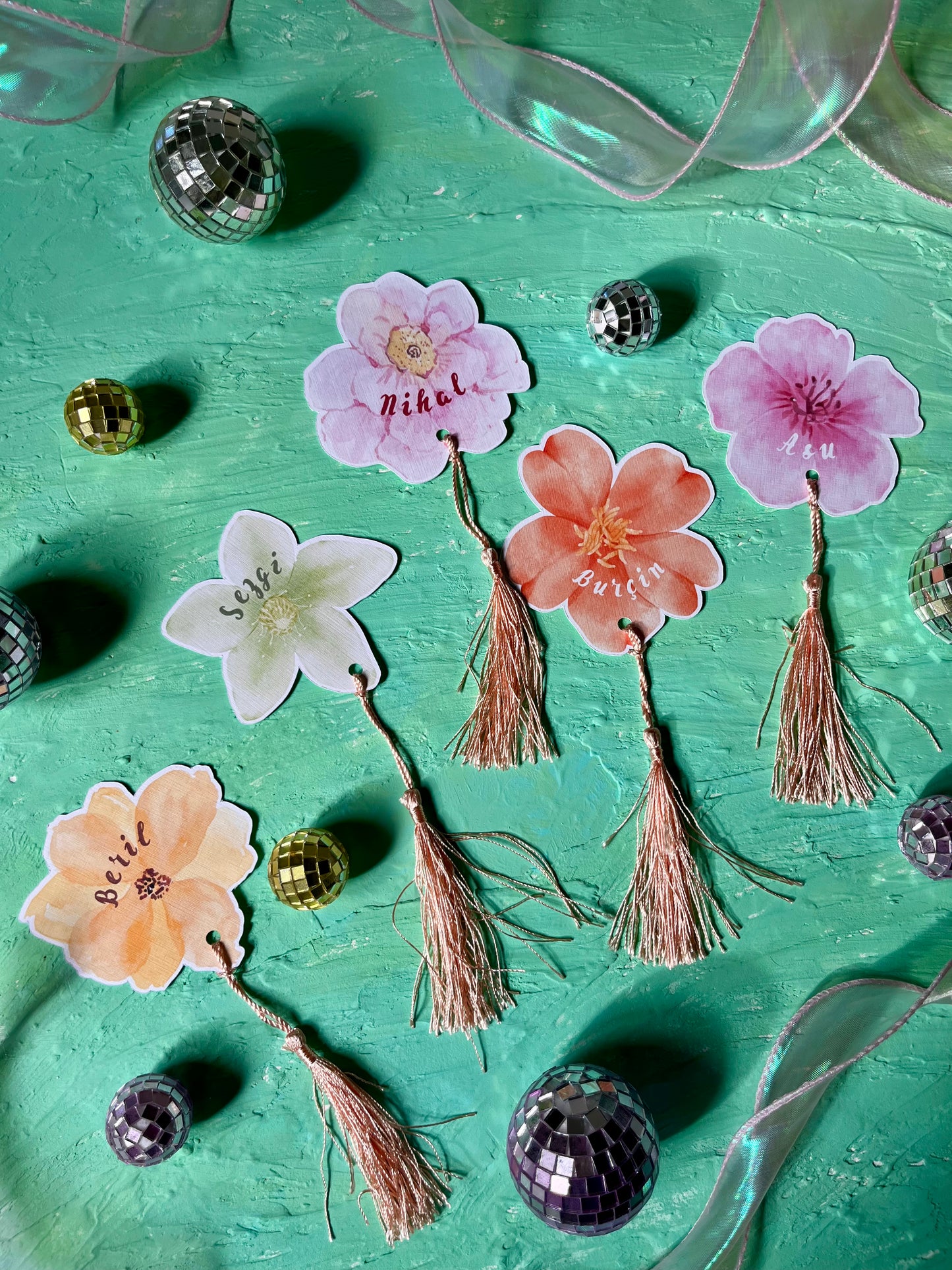 Özel Kesim Püsküllü Çiçek İsim Kartı - 10 adet